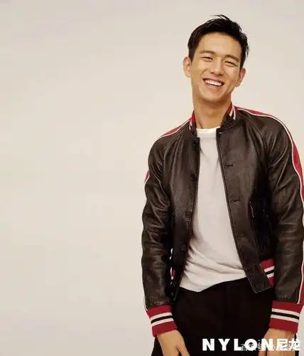 李现你笑起来真好看～～～吗?笑与不笑哪个更好看?还是都好看?