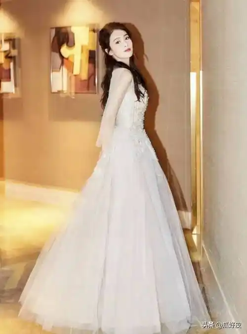 白鹿穿婚纱的样子好美!会便宜谁家?_妈妈_玫瑰_人家