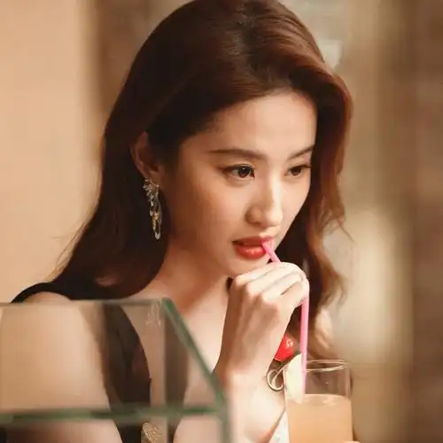 《玫瑰的故事》刘亦菲,一组高清头像,姐姐这是要把人迷死呀,啊啊啊