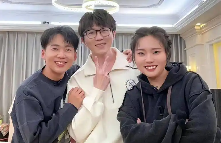 杨幂,蔡徐坤,古力娜扎,欧弟,张佳宁,郭麒麟_范思哲_争议_迪丽热巴