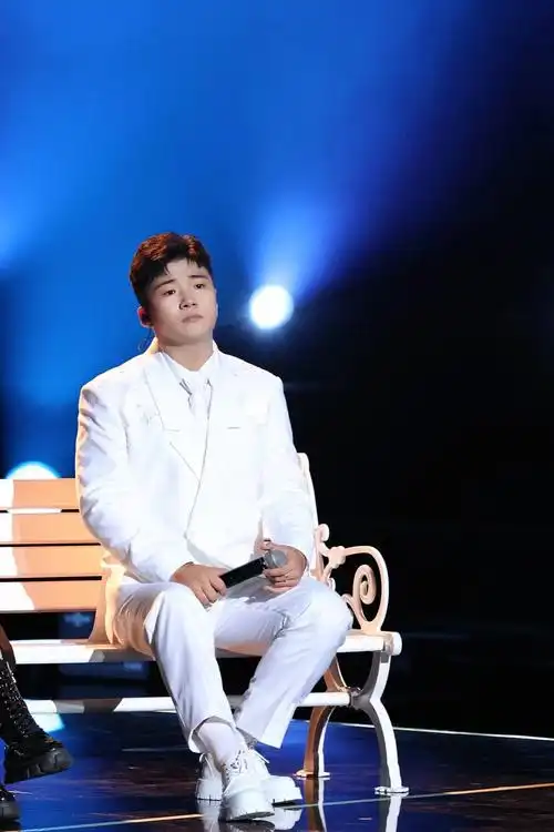 浙江卫视818汽车之夜白小白唱演欠你的婚礼频登热搜