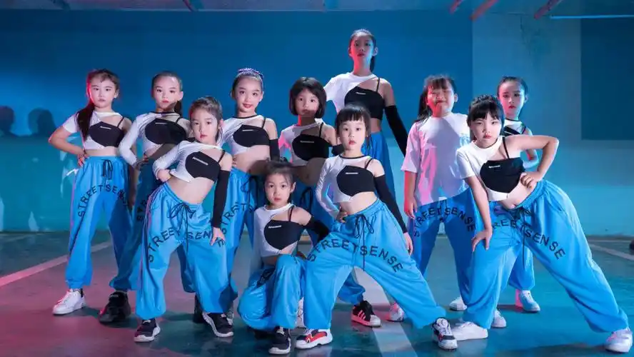 名额,时间合适,想要报名的家长可以找我了解哟7815#少儿爵士舞