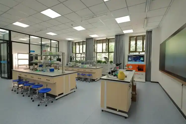 全国首个生命科学领域小平科技创新实验室投入使用