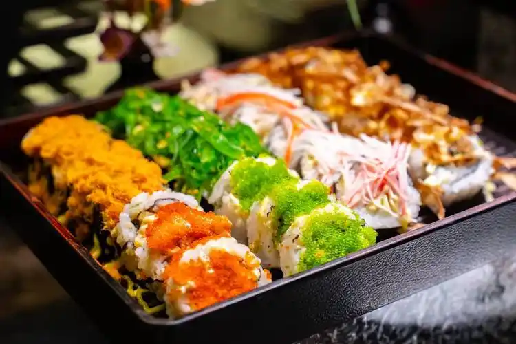 午晚餐派送黄金小米扣海参/特色焗龙虾!