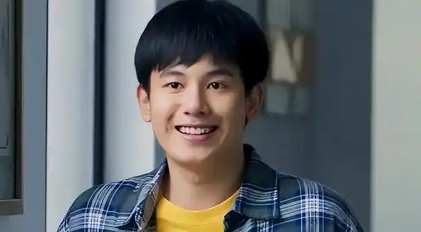 易烊千玺中戏录取排名(中戏明星班毕业答辩)(11)