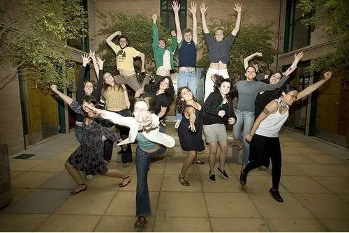 如何拍有创意的集体照?