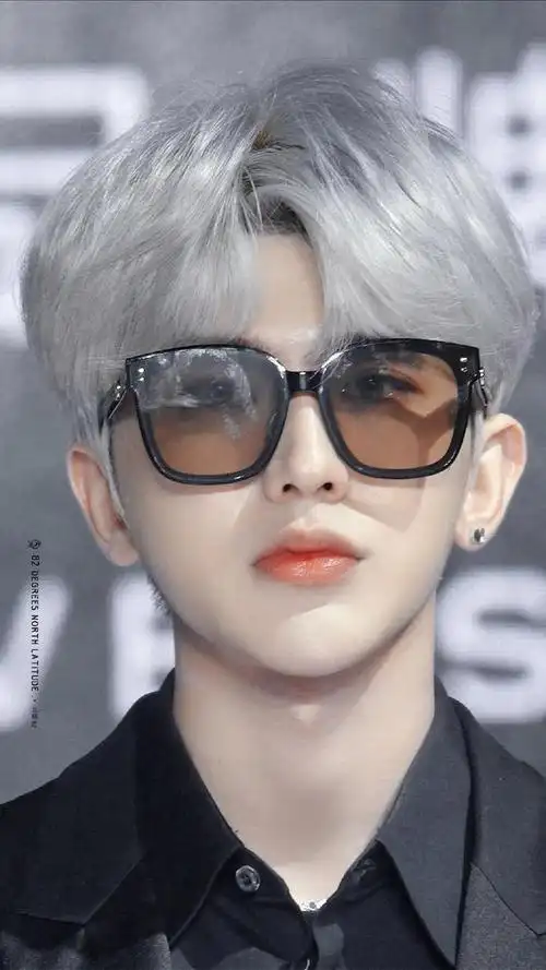 蔡徐坤壁纸:分享一组坤坤"大头照",超帅气的说