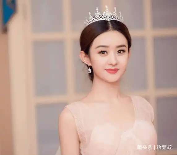 赵丽颖分手后首播,笑容满面已从分手阴影中走出,颜值气质逆生长_流量