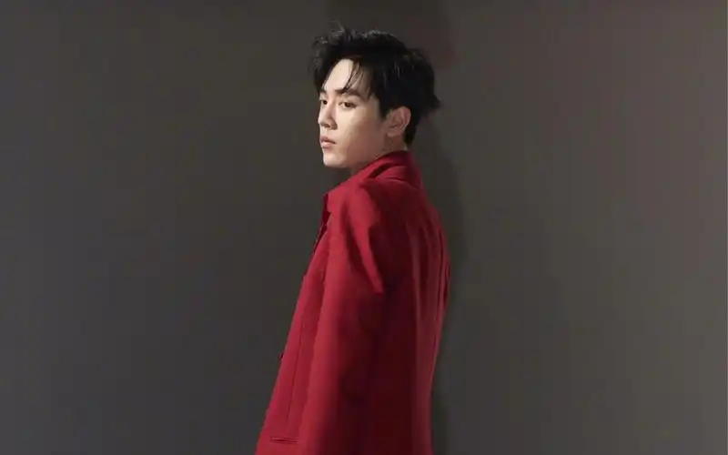 肖战酷帅写真图片桌面壁纸高清大图预览1920x1200_大陆明星下载_美桌