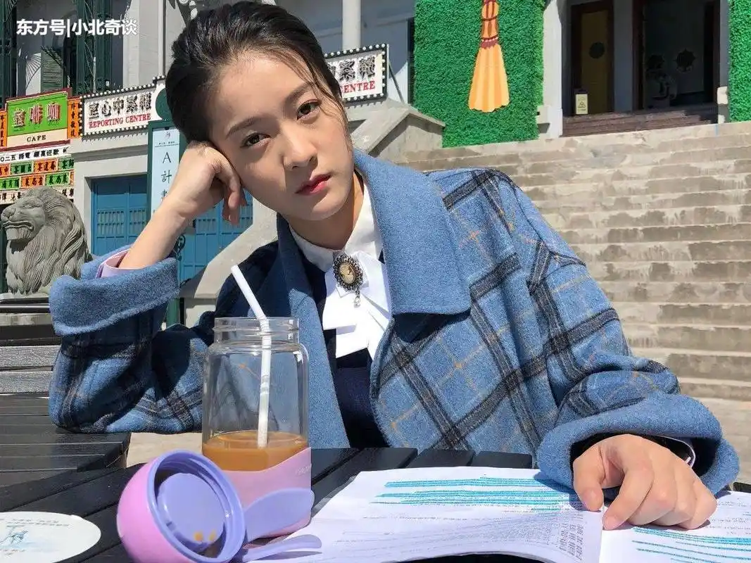 黄子韬和张雪迎拍吻戏,却向导演讨价还价?大喊:我习惯这边亲