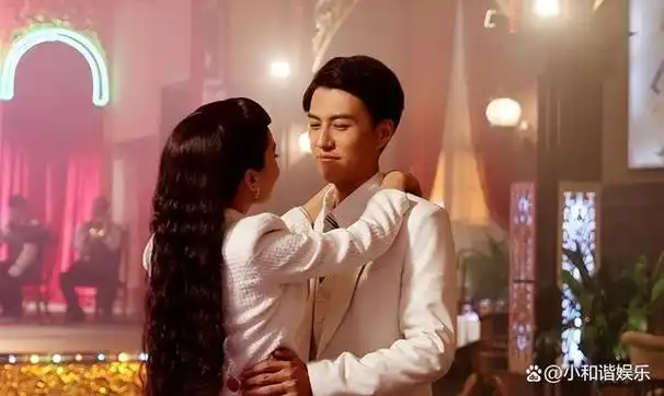 靳东2次爱上离异女受不了江珊女儿的嫌弃脸再娶李佳很幸福