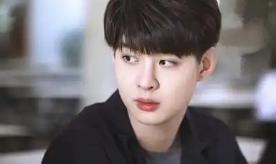 黄明明王俊勇头像