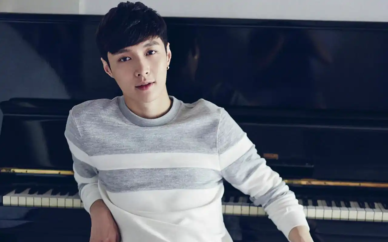 小骄傲张艺兴魅力时尚写真图片桌面壁纸