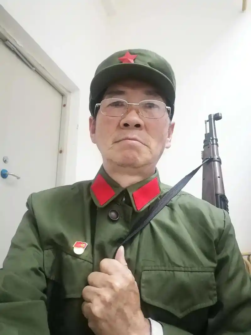 退伍军人,照片组合.感恩大家的支持! - 抖音