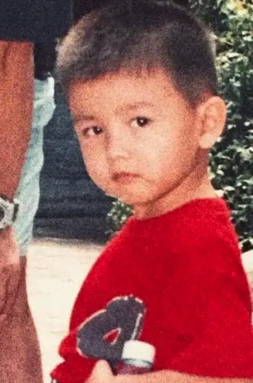 最后一个很多人认不出_小时候_照片_穿着