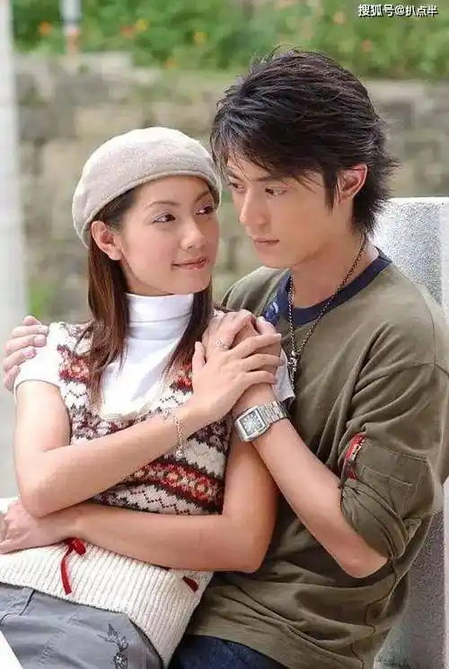 林韦君45岁官宣恋情仍不被祝福,太可惜_男友_许绍洋_作品