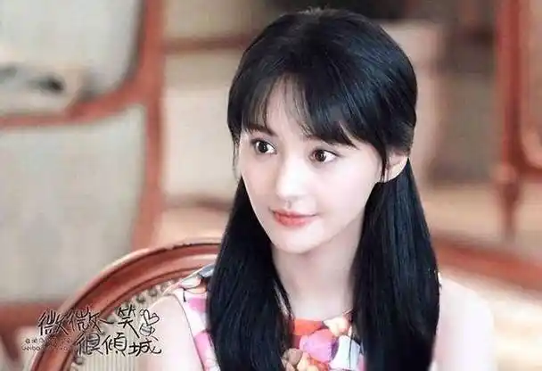 近日,娱乐圈再次被一桩大事件笼罩:郑爽的债务风波.