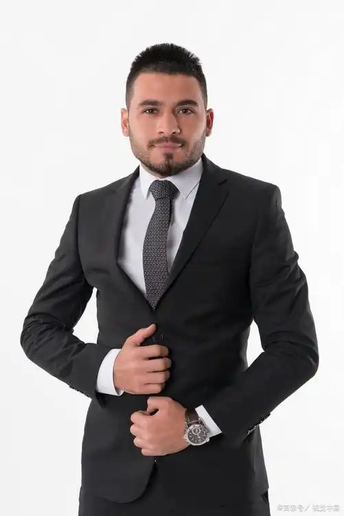 男生穿西装给人一种什么感觉?