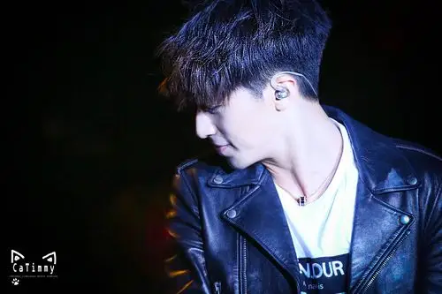 许魏洲 我洲侧颜