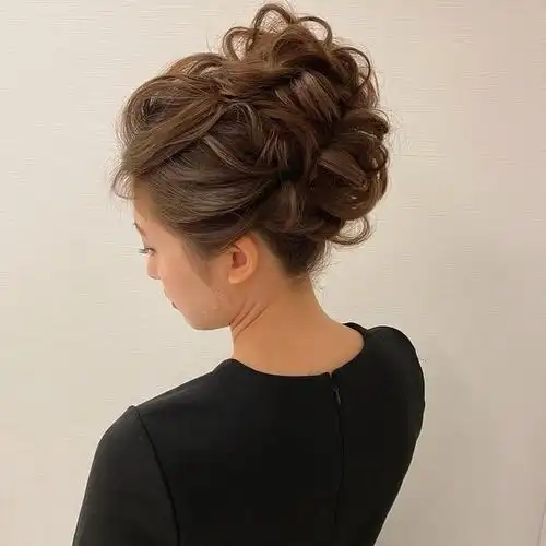 不妨先看看这10几款,蓬松时尚显气质|盘发|短发|烫发_网易订阅