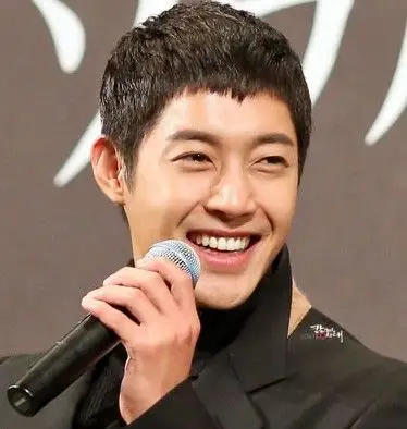 感激时代金贤重硬汉型男短发,男明星图片,发型图片