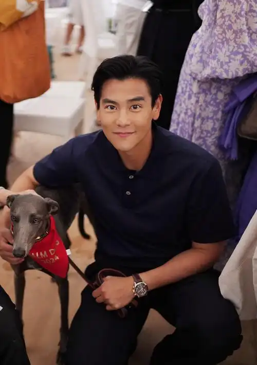 彭于晏《狗阵》黑狗"小辛"获戛纳国际电影节狗狗金棕榈"评委会大奖"