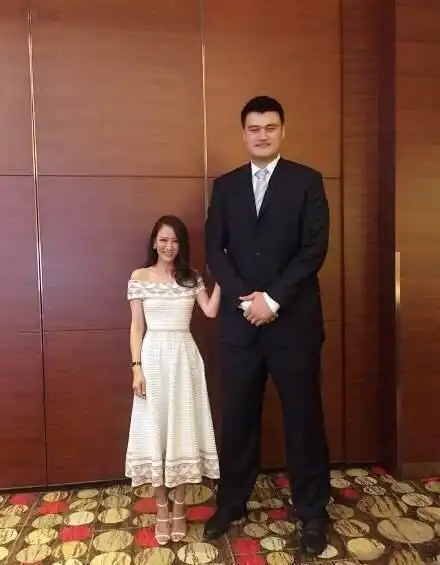 娱乐圈8对最萌身高差夫妻 你在乎恋人的身高吗
