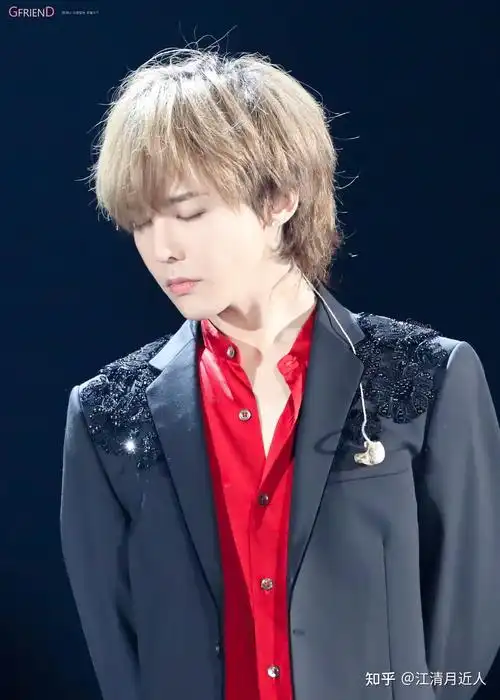 权志龙这款发色是什么色?