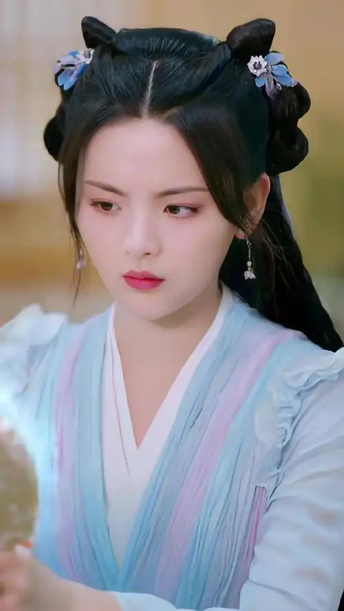 壁纸分享,杨超越这深色烟熏妆,是黑化了哦