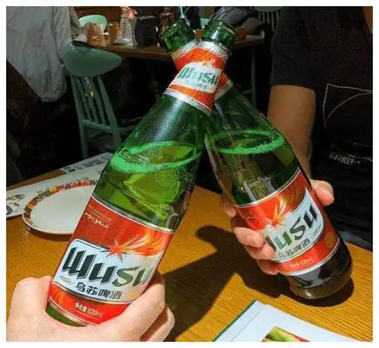 提到新疆,估计有不少人就会想到当地人很会喝酒,所以这乌苏啤酒的度数
