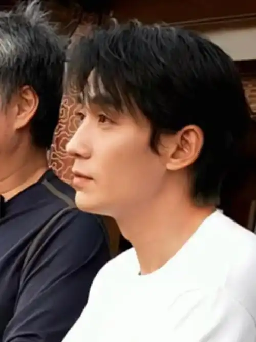 朱一龙 浙大##朱一龙电影河边的错误