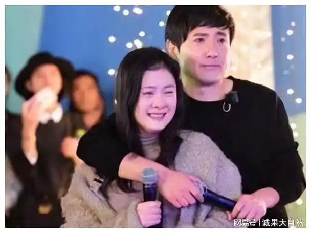 沈腾一家三代新照妻子王琦尽显丰腴美岳父岳母穿情侣装很默契