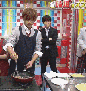 木村拓哉说到做饭,不得不提我们的木村大神了,因为他已经把做饭渗透到