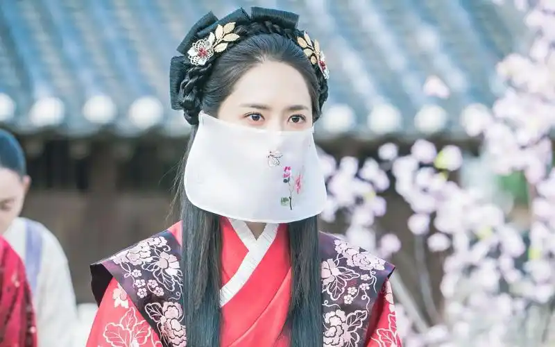 【林允儿】170828 王在相爱官方制作 殷珊美貌特辑_哔哩哔哩 (゜-゜)