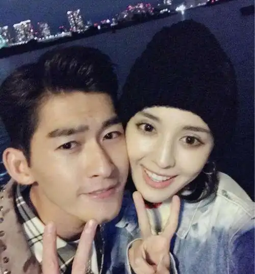 郑爽多大和张翰在一起(张翰郑爽有没有同居过)