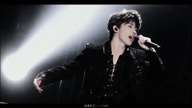 马嘉祺叁重楼暨出道四周年演唱会##马嘉祺 廿一幕启循光赴盛景