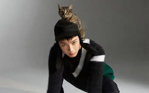 赖冠霖慵懒帅气写真图片桌面壁纸