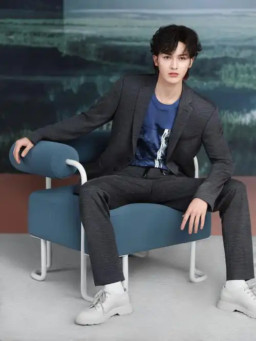 boss亚太区z世代大使朱正廷演绎2021春夏系列 自然向往