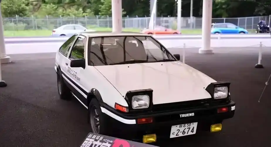 真正的86还得追溯到藤原拓海的ae86,而现在只能是gt-86的后代,新车又