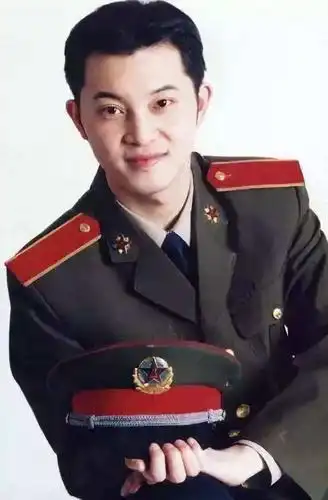 沈腾荣获最帅面孔第21名,遭谢娜调侃,他年轻时确实很帅