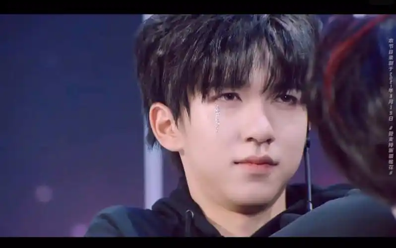 贺峻霖等比例放大的小朋友真的不是兔子迈