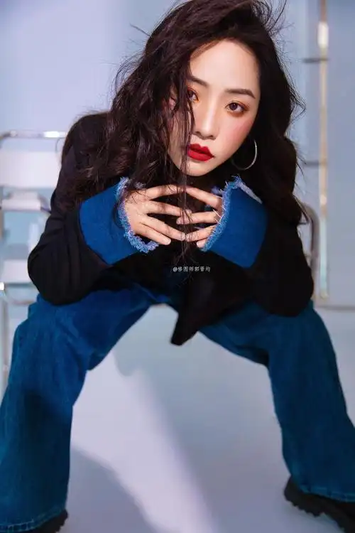 阿牛高端修图的写真摄影作品《个性时尚潮流》