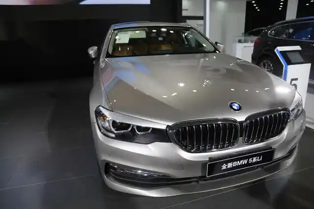 全新宝马bmw 5系li,50万级别豪华四门轿车,车展实拍!