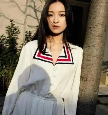 倪妮出道前旧照,无滤镜无美颜下清新靓丽,与现在毫无差别_服装_白色