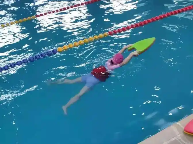【泳康学员风采】最简单的踩水方法,再也不担心沉到水底了!