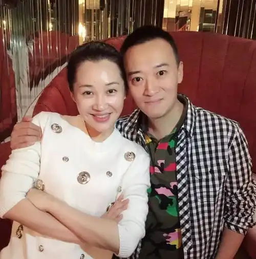 许晴与王可然多张亲密照曝光,二人时间线可追溯到4年前