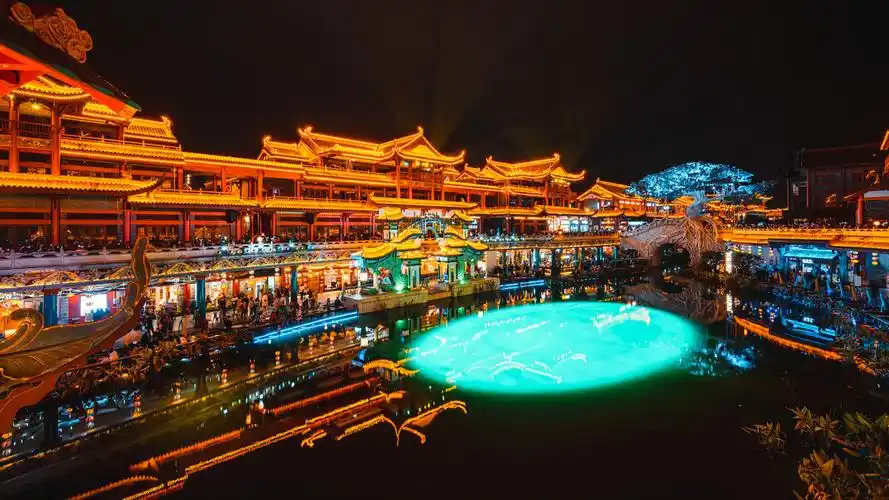 眉山穿越城水街夜景四川超级火爆的网红夜景打卡地