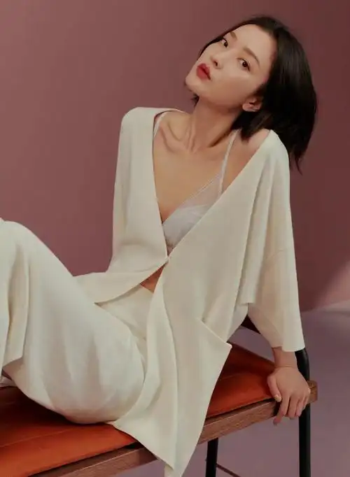 p>杜鹃(jennifer),1982年9月15日出生于上海市,中国内地女模特,演员