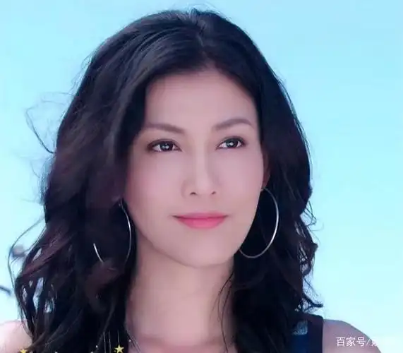 今日分享图集:李彩桦