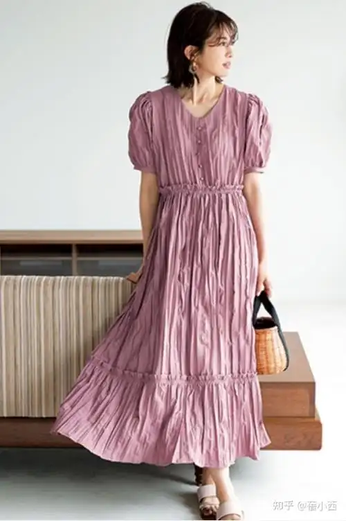 春夏季节给自己挑一条连衣裙吧百搭显瘦还时髦总有一条适合你